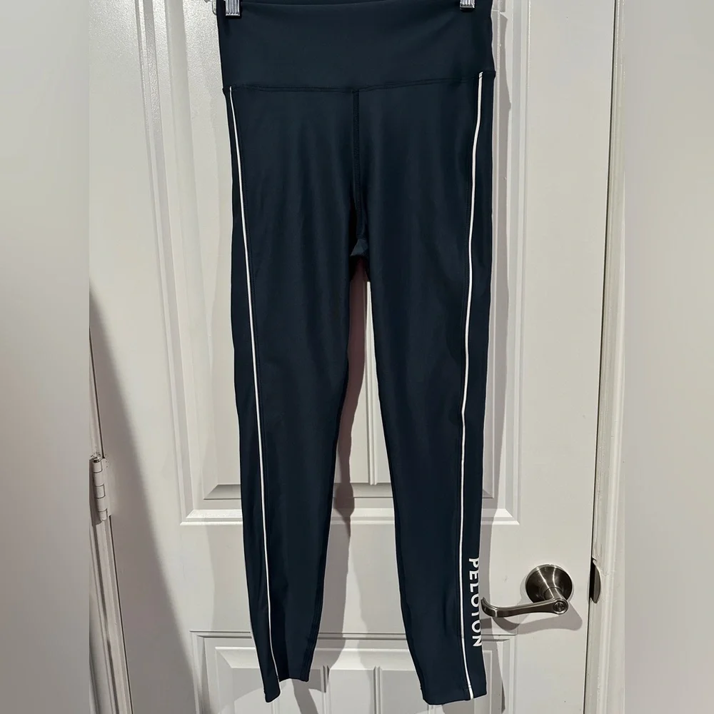 Peloton Brand New Women’s Leggings - Size Large | High Rise - Picture 3 of 6